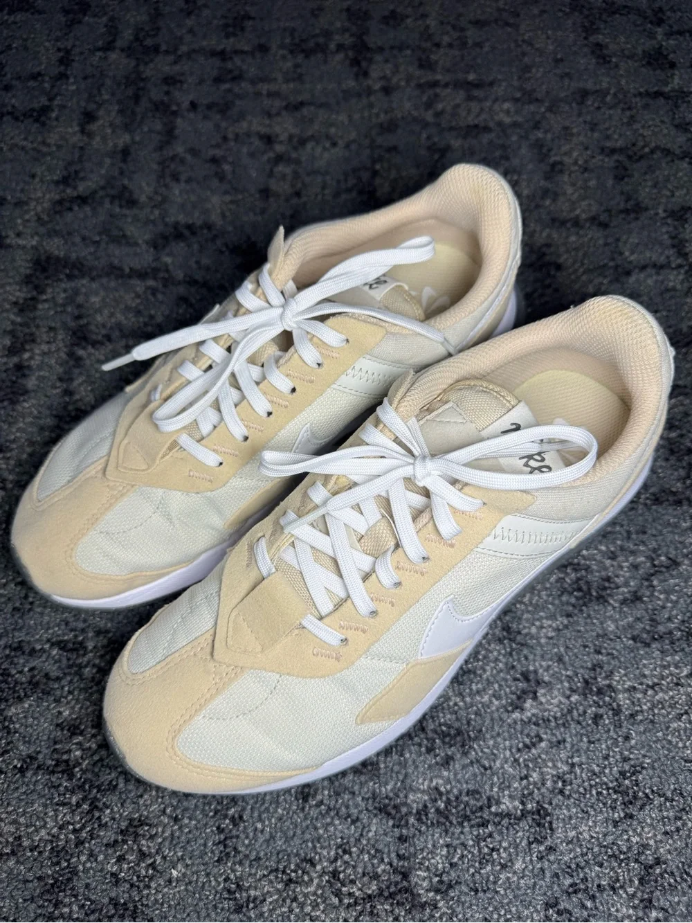 Nike Women's Air Max Pre-Day Shoes Size 8
